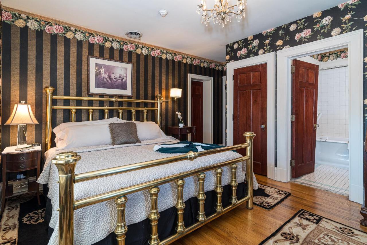 Bed and breakfast King's 2*